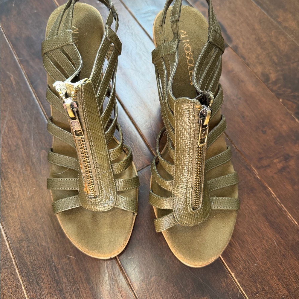 AEROSOLES Women's Green Strappy Sandals